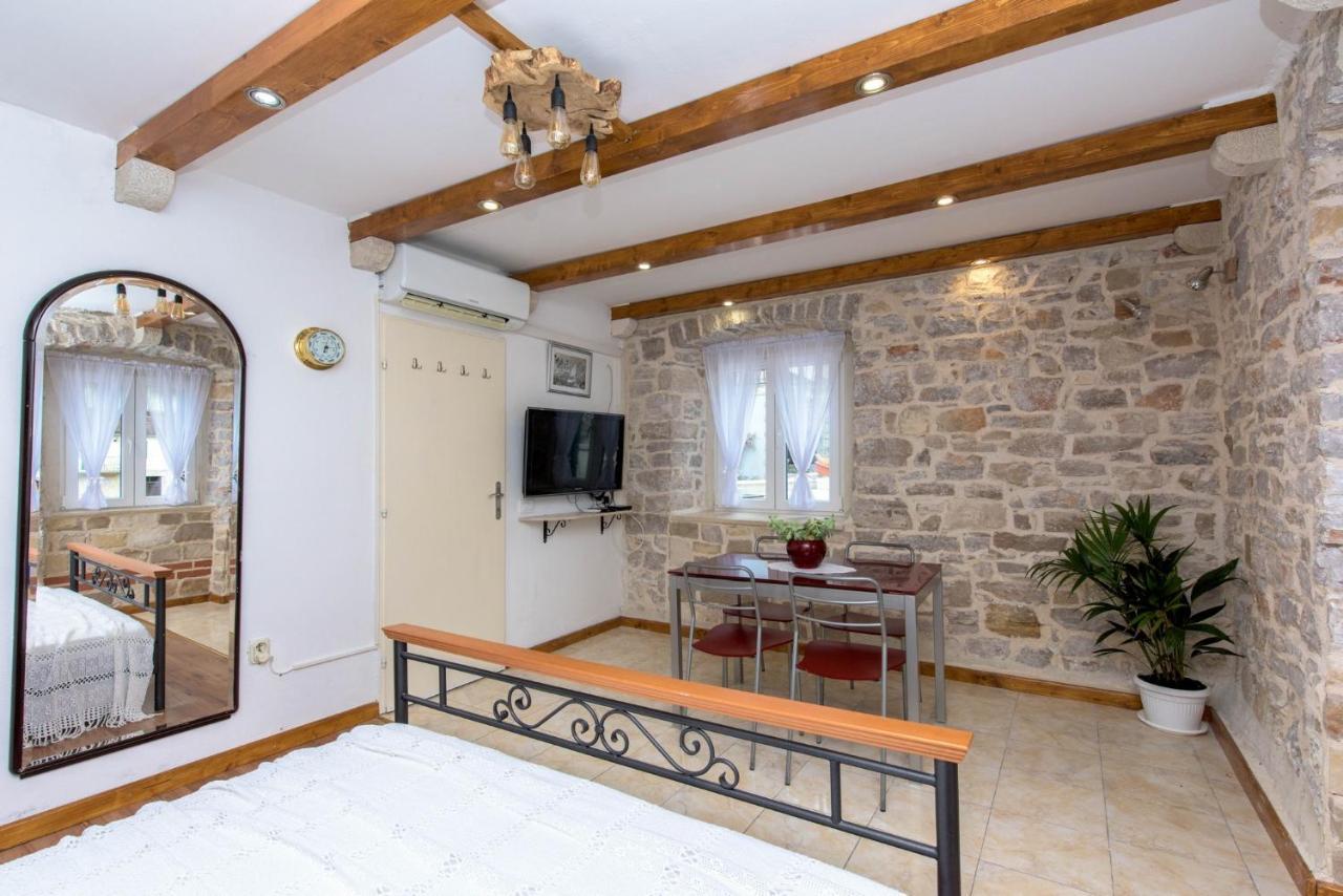 Deziderio Apartman Stomorska Kültér fotó